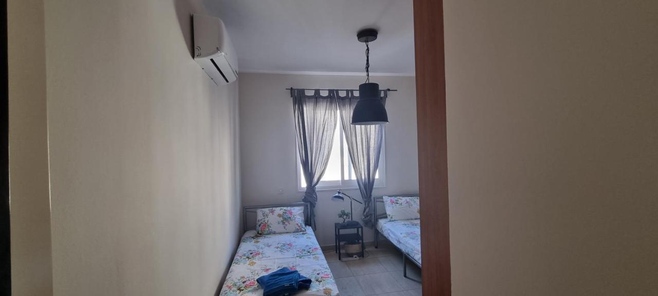 Ancient Paphos - Cozy Place Next To The Sea, Marina, Historical Sites, Buses, Mall, And Market Esterno foto
