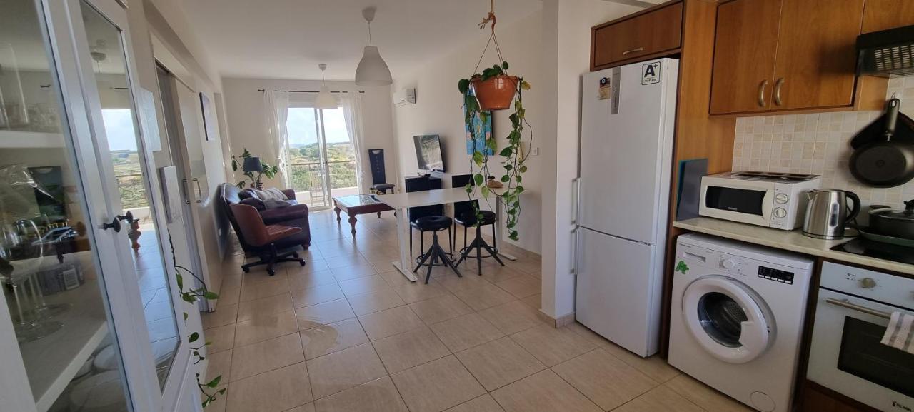 Ancient Paphos - Cozy Place Next To The Sea, Marina, Historical Sites, Buses, Mall, And Market Esterno foto