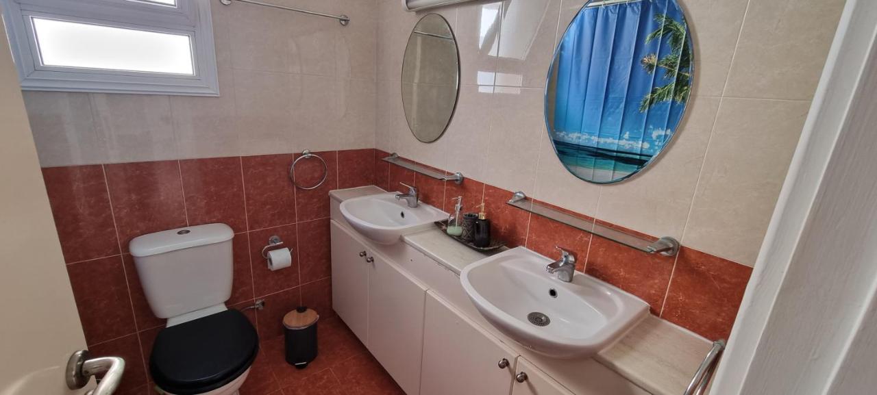 Ancient Paphos - Cozy Place Next To The Sea, Marina, Historical Sites, Buses, Mall, And Market Esterno foto